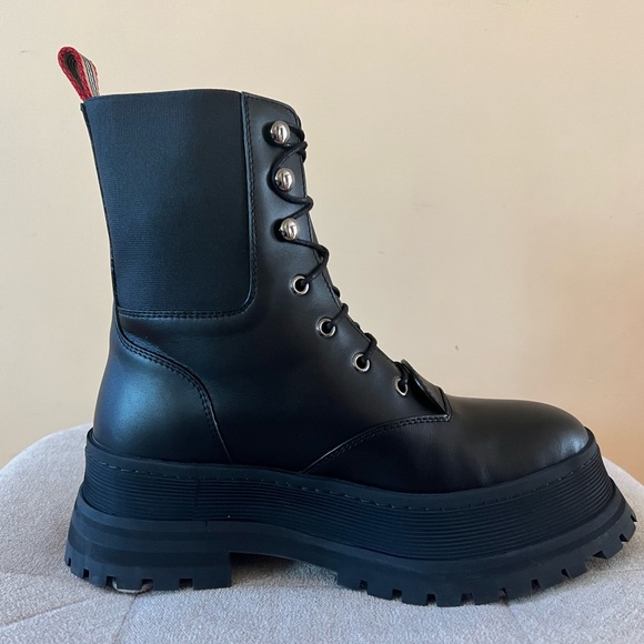 Burberry Icon Stripe Lace-up Leather Boots - Picture 6 of 15